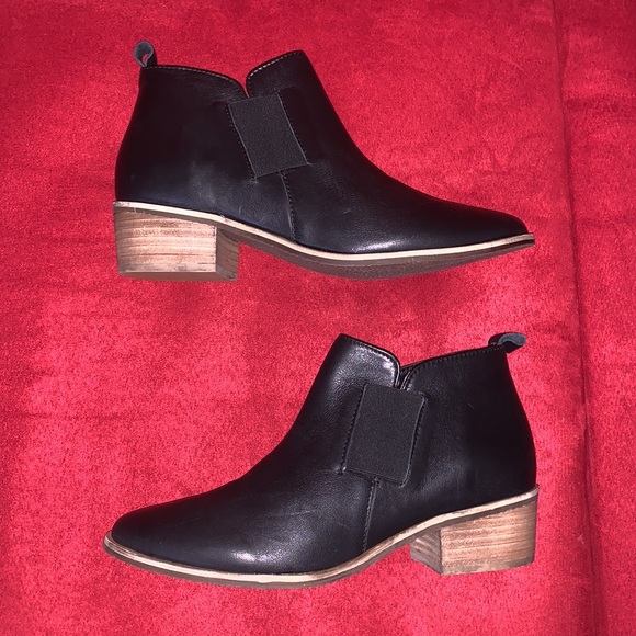 Charleston Shoe Co Middleton Black Leather Booties Sz 6 - Picture 7 of 10